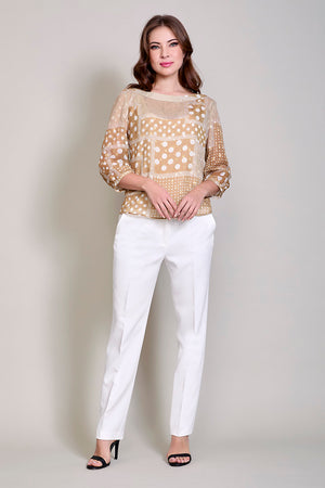Conjunto de blusa estampada manga 3/4 y pantalón blanco