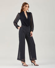 Cargar imagen en el visor de la galería, Conjunto de pantiblusa negra y pantalón a lunares