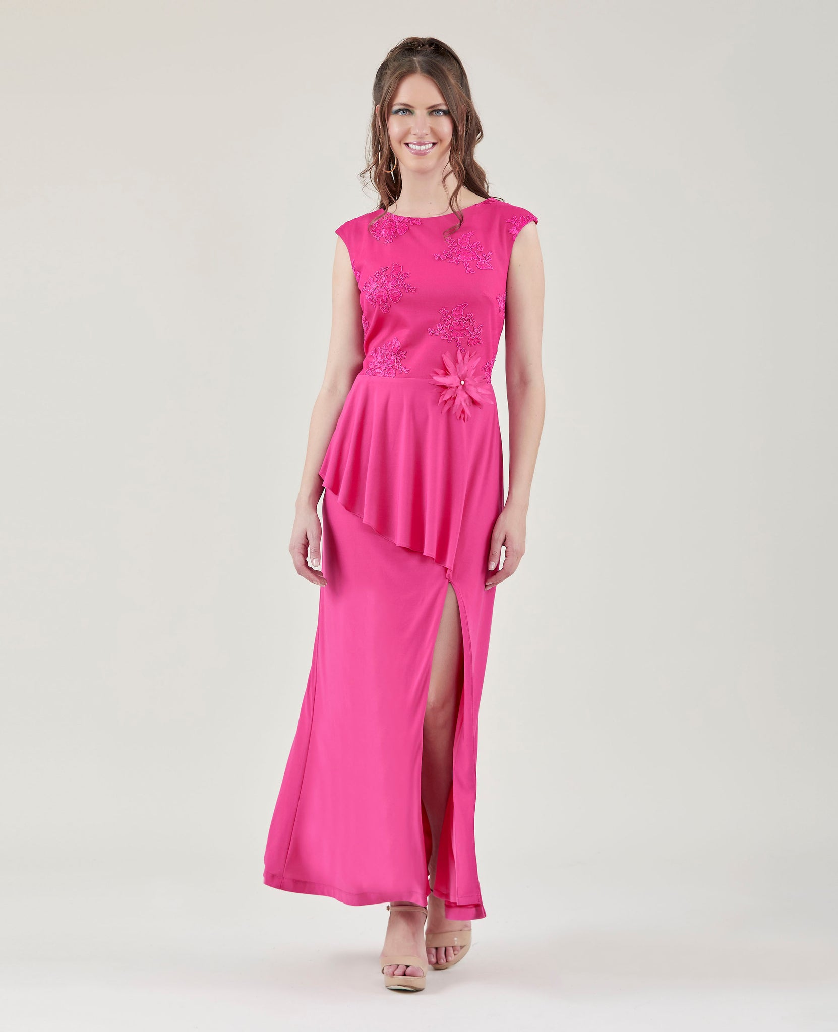 Maxi vestido fiusha de noche con abertura en pierna – Karen Kein