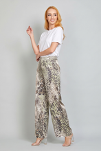 Cargar imagen en el visor de la galería, 23641 PANTALON KAREN KEIN