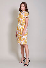 Cargar imagen en el visor de la galería, Vestido casual estampado color amarillo manga corta