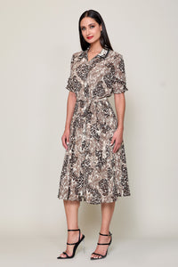 Vestido casual con estampado print color café con botones