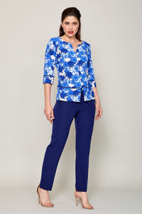 Conjunto de blusa azul estampada manga 3/4 y pantalón