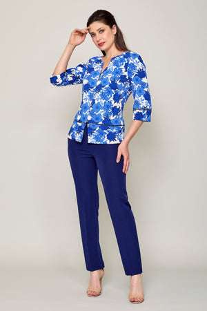 Conjunto de blusa azul estampada manga 3/4 y pantalón
