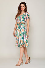 Cargar imagen en el visor de la galería, Vestido corto casual con estampado multicolor y cinturón