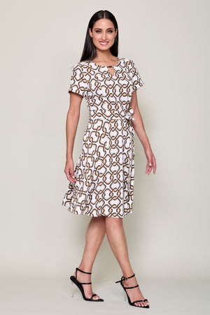 Vestido casual estampado con herraje en gota manga corta