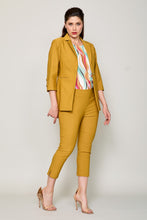 Cargar imagen en el visor de la galería, Conjunto de blusa estampada con saco y pantalón corto