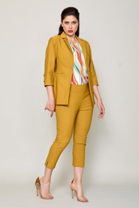 Conjunto de blusa estampada con saco y pantalón corto
