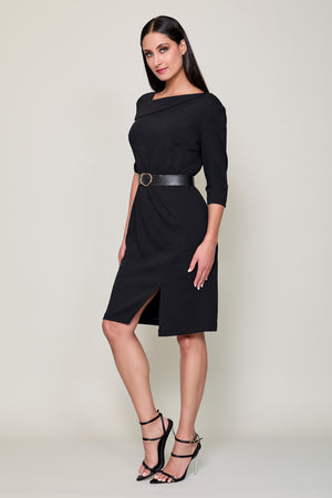 Vestido elegante color negro con cuello sesgado