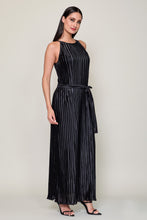 Cargar imagen en el visor de la galería, Vestido de fiesta plizado color negro sin manga