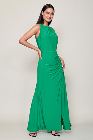 Maxi vestido elegante color verde sin manga con abertura