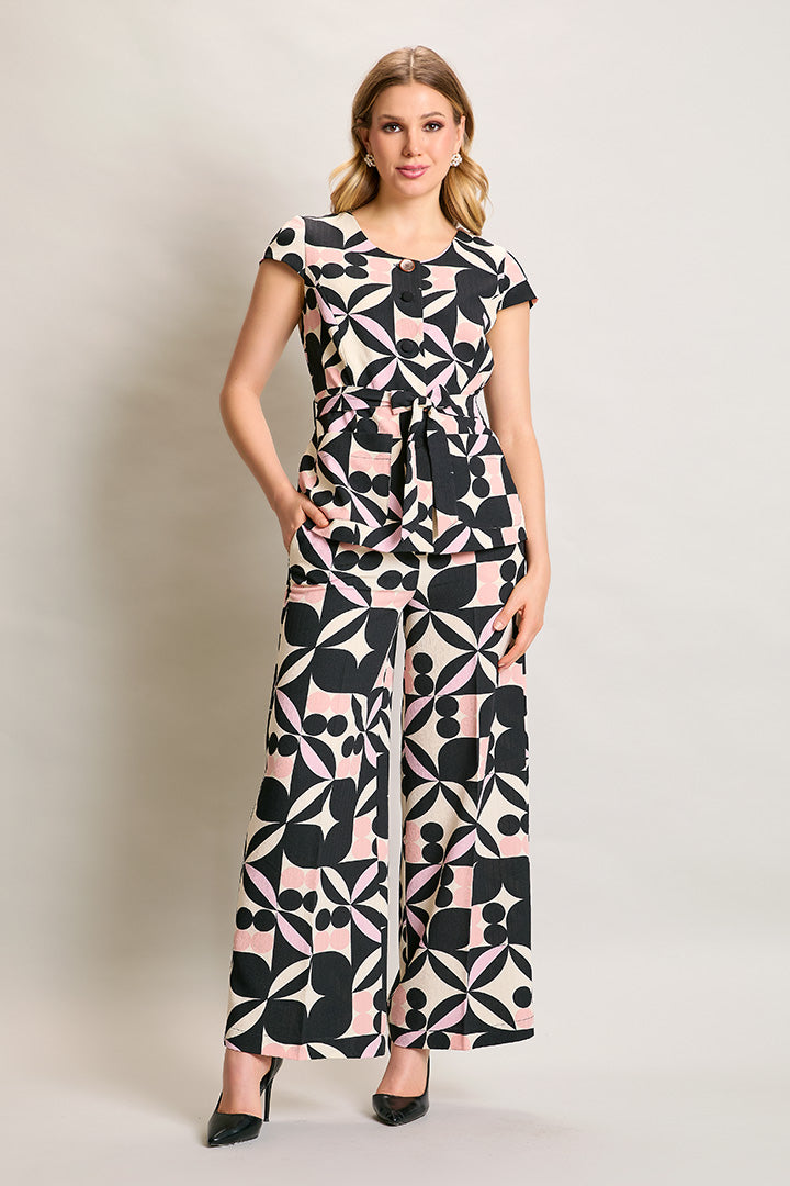 Conjunto estampado rosa de blusa con pantalón amplio