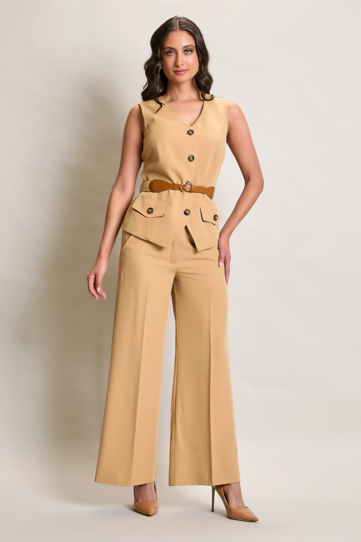Conjunto café de chaleco con cinturón con pantalón amplio