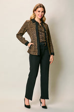 Cargar imagen en el visor de la galería, Conjunto estampado de blusa con saco, cinturón y pantalón