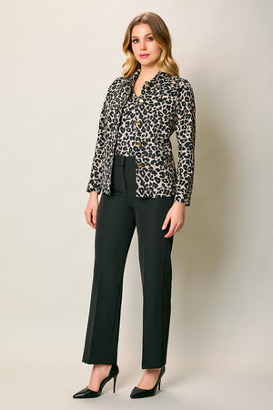 Conjunto estampado de blusa con saco y pantalón negro