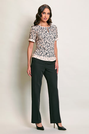 Conjunto de blusa estampada color rosa con pantalón