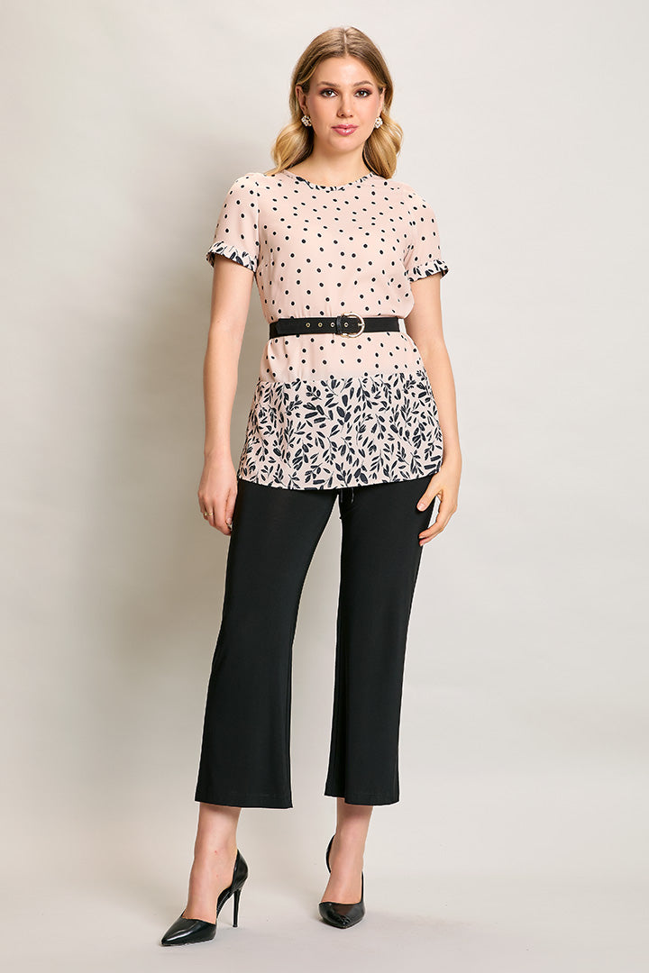 Conjunto de blusa estampada color rosa con pantalón