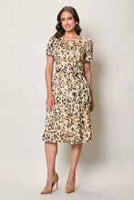 Cargar imagen en el visor de la galería, Vestido casual animal print con manga cup