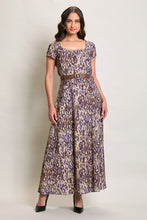 Cargar imagen en el visor de la galería, Maxi vestido casul color morado cuello cuadrado