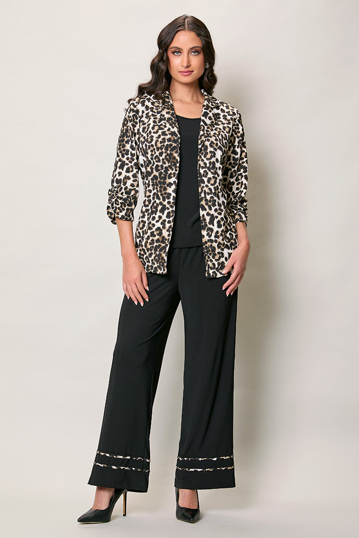 Conjunto tres piezas estampado animal print con pantalón