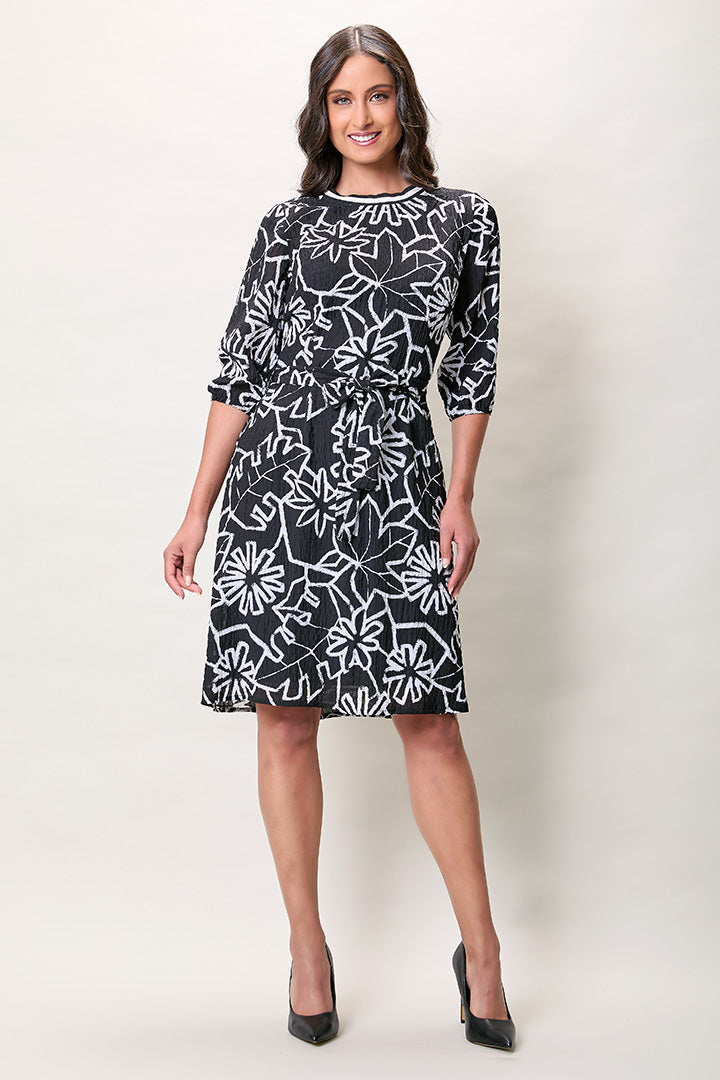 Vestido casual color negro con estampado manga 3/4