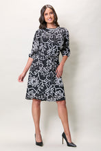 Cargar imagen en el visor de la galería, Vestido casual color negro con estampado manga 3/4