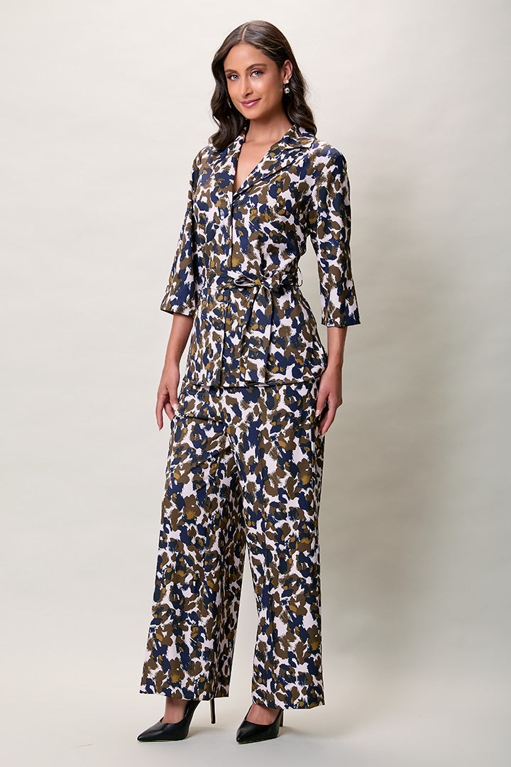 Conjunto estampado color azul con saco y pantalón