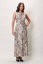 Cargar imagen en el visor de la galería, Maxi vestido color café sin manga cuello cuadrado