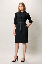 Cargar imagen en el visor de la galería, Vestido negro tipo camisero manga 3/4 con cinturón