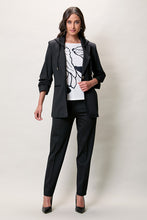 Cargar imagen en el visor de la galería, Conjunto casual de blusa con pantalón y saco color negro