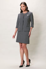 Cargar imagen en el visor de la galería, Conjunto elegante estampado con saco 3/4 con falda