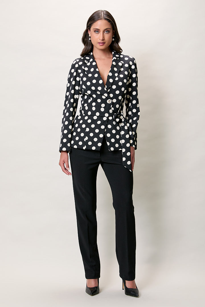 Conjunto elegante con saco estampado y pantalón