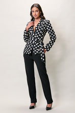 Cargar imagen en el visor de la galería, Conjunto elegante con saco estampado y pantalón