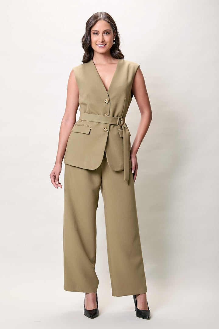 Conjunto elegante con chaleco y pantalón color verde