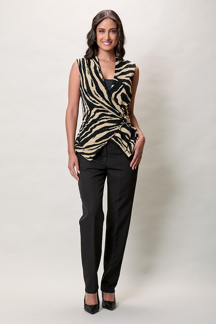 Conjunto de chaleco estampado color café con pantalón