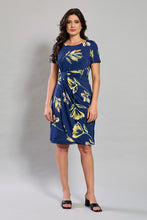 Cargar imagen en el visor de la galería, Vestido mangas 3/4 azul marino con estampado de flores