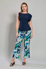 Cargar imagen en el visor de la galería, Conjunto de pantalón floral claro con blusa azul rey