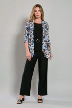 Cargar imagen en el visor de la galería, Conjunto de blusa con ensamble estampado y pantalón