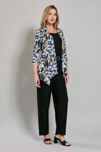 Cargar imagen en el visor de la galería, Conjunto de blusa con ensamble estampado y pantalón