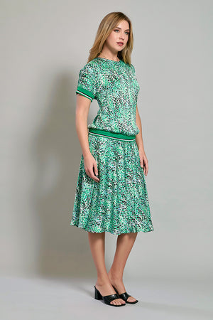 Conjunto verde de falda larga y blusa manga corta