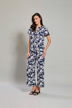Cargar imagen en el visor de la galería, Conjunto estampado floral azul blusa y pantalón