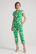 Cargar imagen en el visor de la galería, Conjunto primaveral color verde con estampado