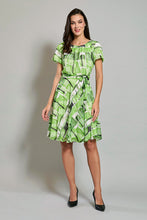 Cargar imagen en el visor de la galería, Vestido midi manga corta color verde con cinturón