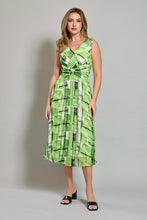 Cargar imagen en el visor de la galería, Vestido casual drapeado sin manga color verde con cinturón