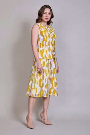 Conjunto estampado falda amplia y blusa con botones