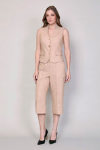 Cargar imagen en el visor de la galería, Conjunto casual color beige de chaleco con pantalón corto