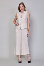 Cargar imagen en el visor de la galería, Conjunto formal de blusa sin manga y pantalón beige