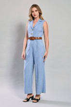 Cargar imagen en el visor de la galería, Jumpsuit tipo camisero color azul con cinturón café