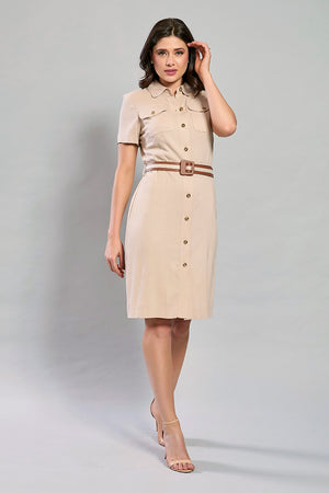 Vestido camisero color beige y cinturón café