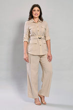 Cargar imagen en el visor de la galería, Conjunto de pantalón y camisa color beige con cinturón